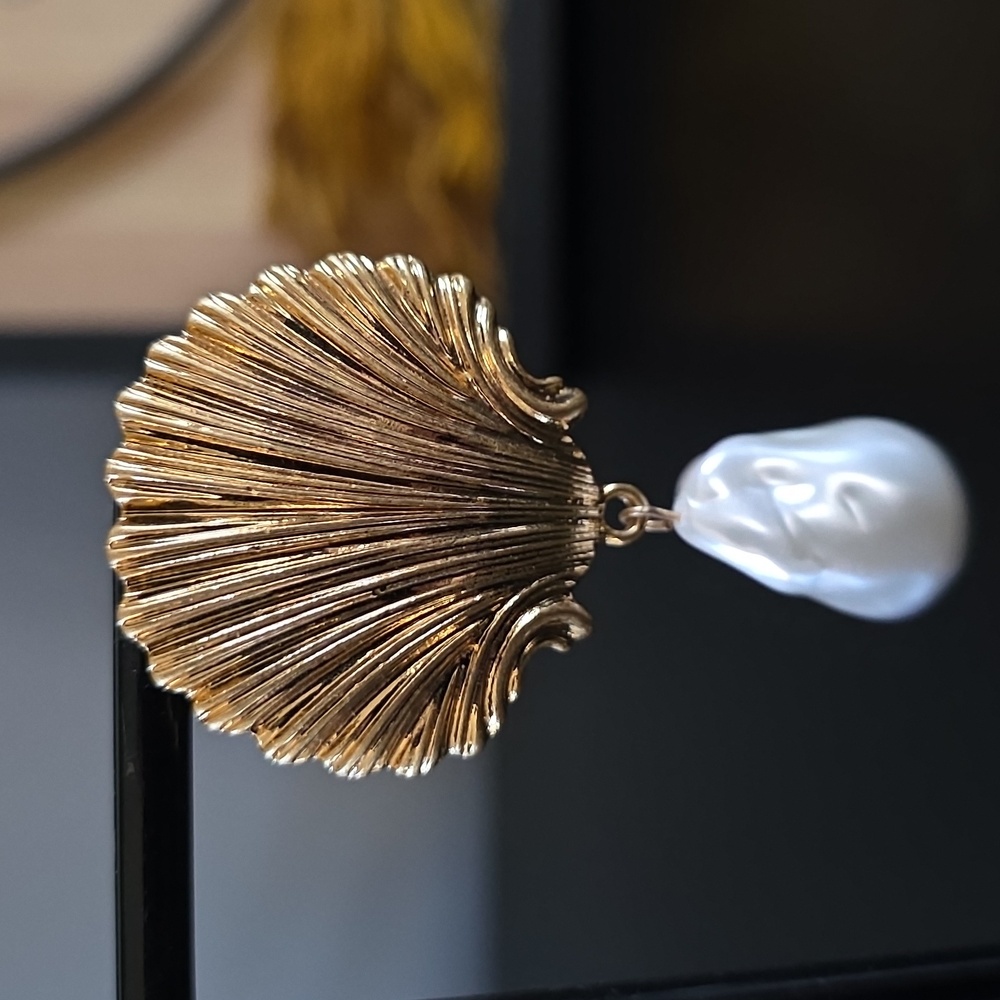 ZARA Pearl and Shell Earrings - Picture 7 of 13